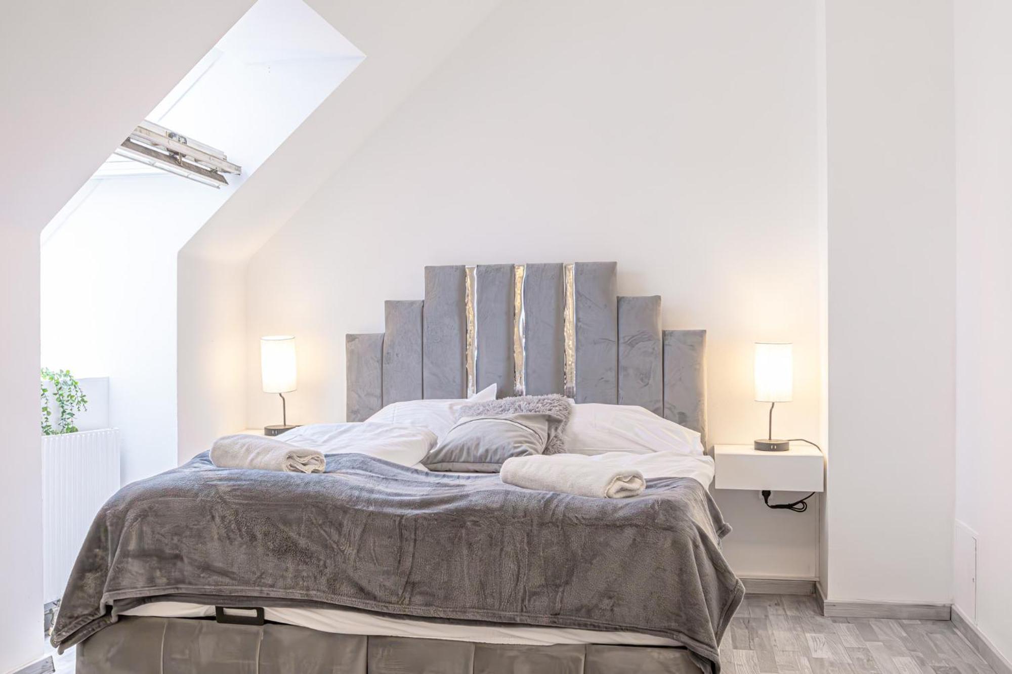 Lovely 2 Bedroom 1 Lr In Heart Of Apartment Wien